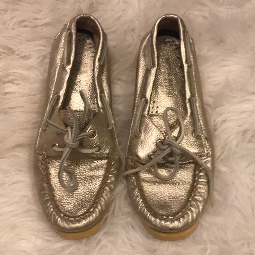 Gold Sperry boat shoes size 6.5